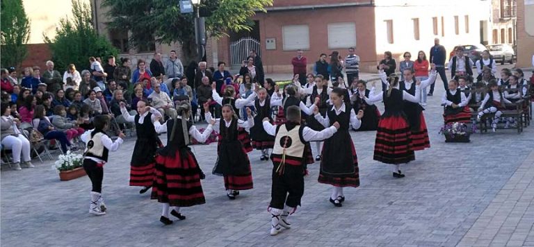 Éxito del I Encuentro Folclórico Infantil de Aguilafuente