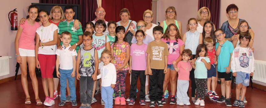 Talleres intergeneracionales y una jornada de encuentro cierran la programación de verano del Centro de Día