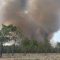 La Junta declara nivel 2 en el incendio forestal que ha llegado al núcleo urbano de Navalilla