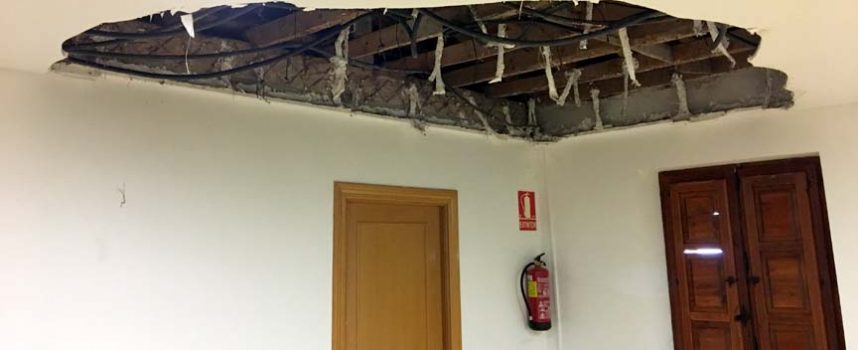 El PSOE denuncia el mal estado de las antiguas escuelas de Escarabajosa de Cuéllar