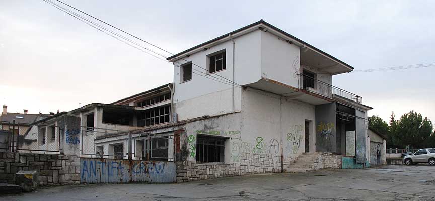 Edificio del antiguo matadero, en la zona sur de Cuéllar.