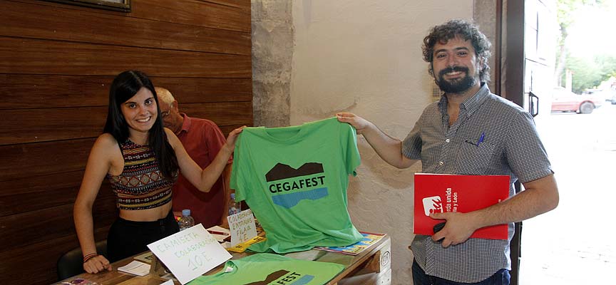 Sarrión adquirió una camiseta de apoyo al Cegafest.