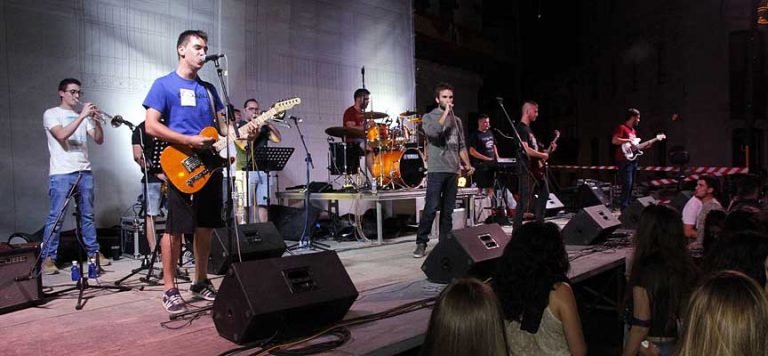 La Banda Olivetti saca a la luz su primer videoclip con el tema ‘Alcen la voz’