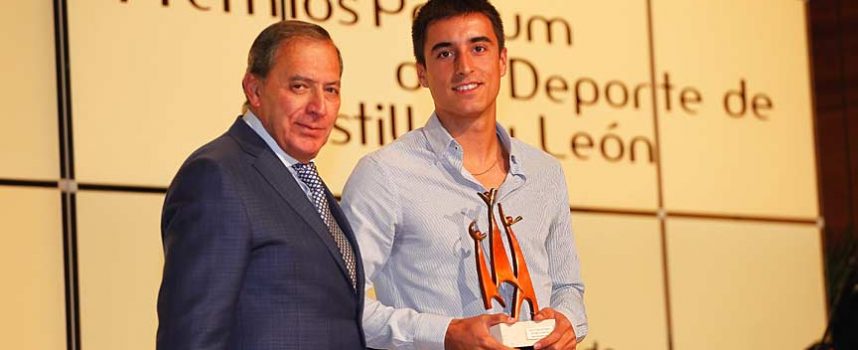 Carlos Baeza recibe el premio `Pódium´ al Mejor deportista promesa de la región