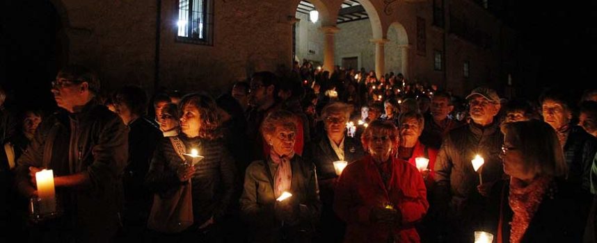El Rosario de Antorchas iluminará la pradera de El Henar en la jornada previa a la Romería popular