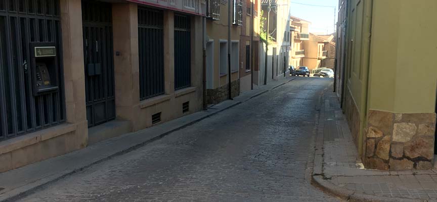 Calle real de Carbonero el Mayor.