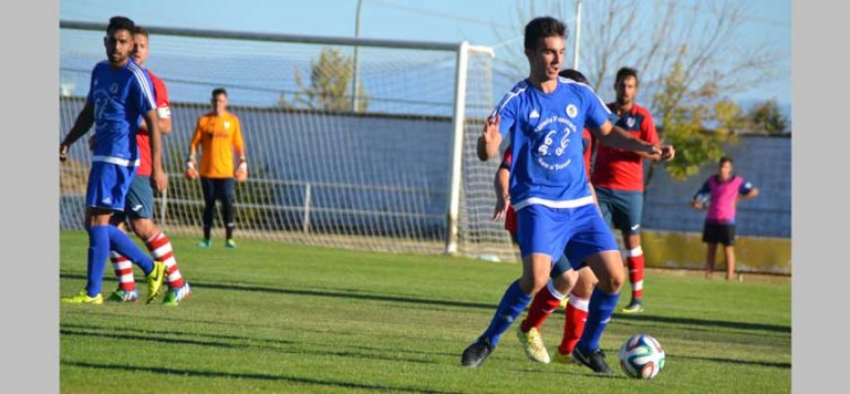 El Cuéllar suma la primera victoria sobre la bocina (2-1)