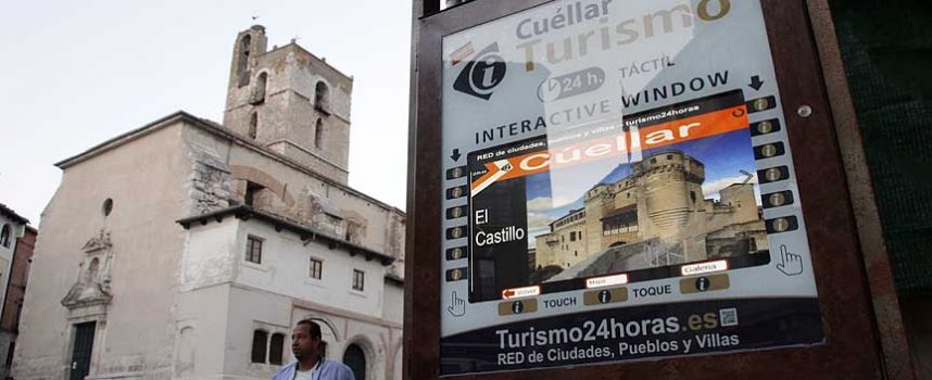 Turismo pone en marcha una oficina interactiva 24 horas en la Plaza Mayor