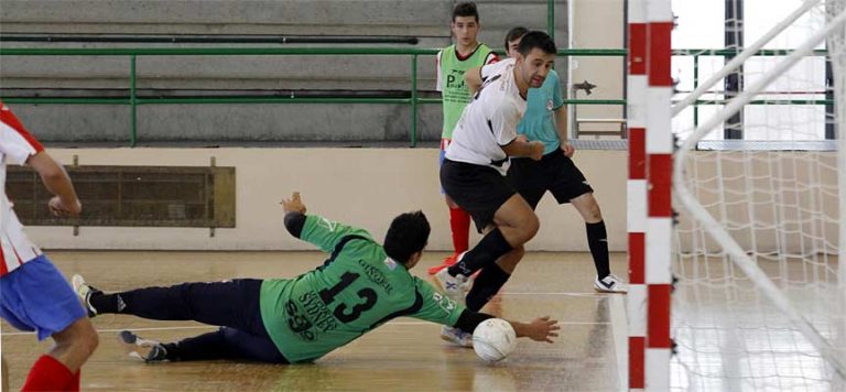 El Racing Cuéllar gana con claridad al Atlético Bembibre y el domingo visita al Tres Columnas