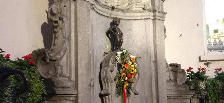 La cuellarana Conchi Bayón confecciona el traje segoviano que vestirá al Manneken Pis de Bruselas el 15 de noviembre