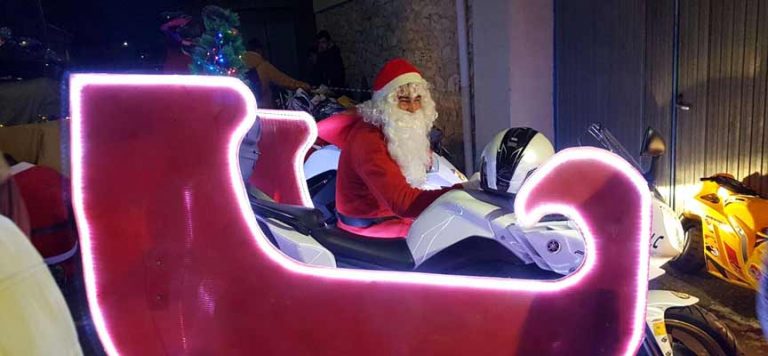 El Motoclub de Viloria colabora con Cruz Roja recogiendo libros y cuentos infantiles