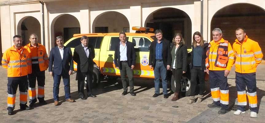 La Agrupación de Protección Civil de Cantalejo estrena nuevo vehículo