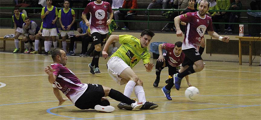 Partido entre el FS Cuéllar Cojalba y el Leis Pontevedra en la Segunda División B de fútbol sala