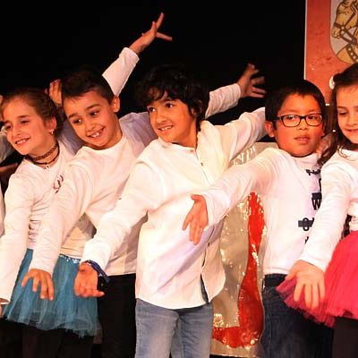 Diversión y mucho ritmo en la Navidad de los colegios cuellaranos