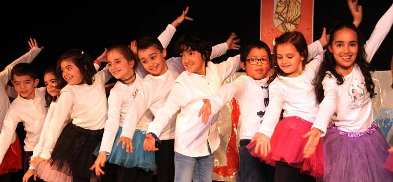 Diversión y mucho ritmo en la Navidad de los colegios cuellaranos