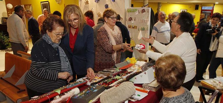 Rastrillo Solidario en el Centro de Día a beneficio de la Asociación Amanecer