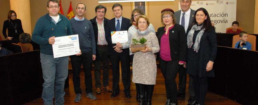 Los Belenistas de Cuéllar recogen su premio al mejor belén popular de la provincia