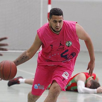 El Cuéllar Basket Team gana 90-36 a Los Jabalines con 40 puntos de Jonathan Durant