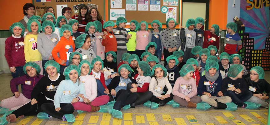 colegio-San Gil-mujer- ciencia