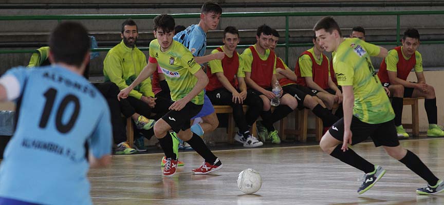 Momento del partido entre el FS Cuéllar y el Alhambra Gijuelo en la División de Honor Juvenil. | Foto: Gabriel Gómez |