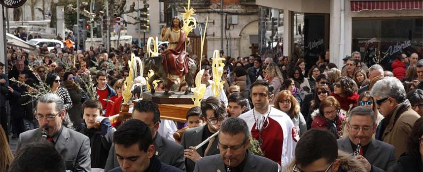 La procesión de los Ramos marcó el inicio de la Semana Santa cuellarana