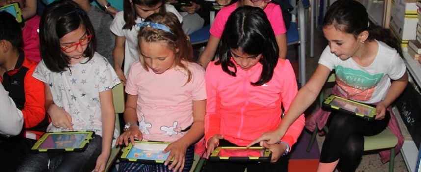 El Programa Diana llega al colegio San Gil para incentivar la presencia femenina en carreras tecnológicas