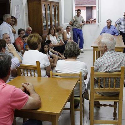Los vecinos de Narros exigen al alcalde soluciones al problema del agua que “ha puesto en grave riesgo la salud del pueblo”