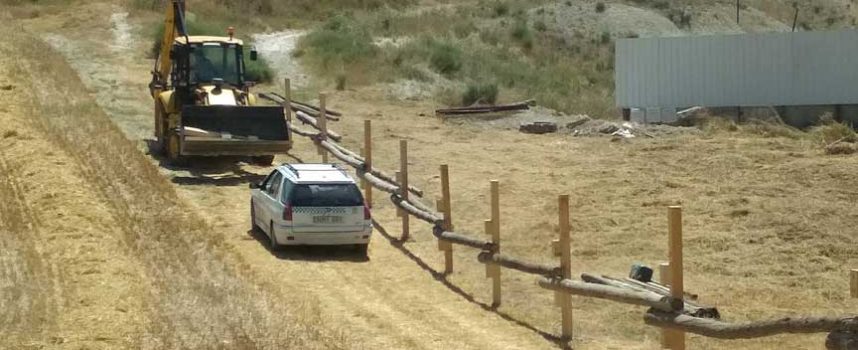 El Ayuntamiento inicia la instalación de las talanqueras en las calles de la villa