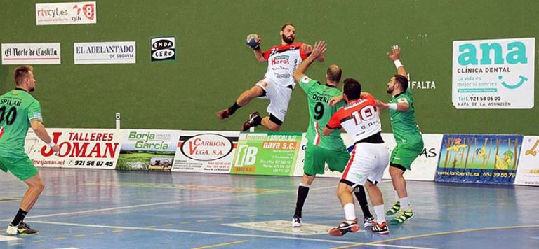 El Viveros Herol Balonmano Nava adelanta la fiesta