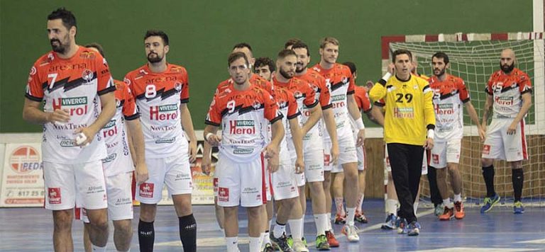 Primer viaje de la temporada para el Balonmano Nava