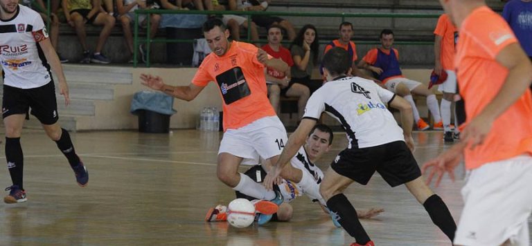 El FS Cuéllar Cojalba se estrena en el Grupo 2 con derrota ante el Tafatrans