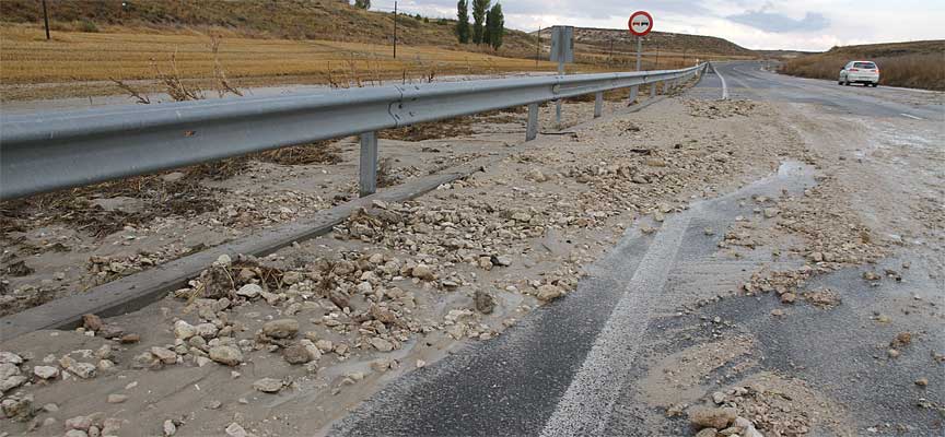 Inundaciones-por-tormenta-en-la-carretera-CL-602-entre Cuéllar-y-Vallelado