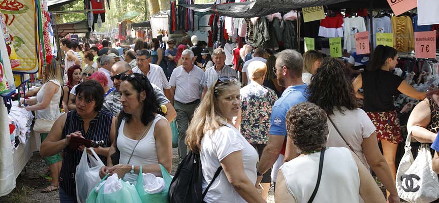 Mercado-en-la-Romería-de-El-Henar-2018-escuellar