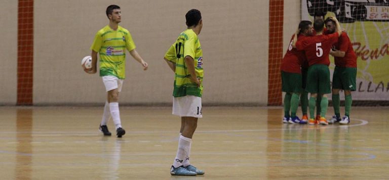 El FS Cuéllar remontó un 3-0 pero acabó perdiendo ante el Zierbena