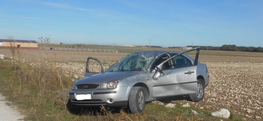 Tres heridos leves en un accidente en un camino de Torregutiérrez