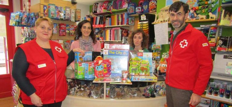 El País de Jauja dona juguetes a Cruz Roja para su campaña ‘Sus derechos en juego’
