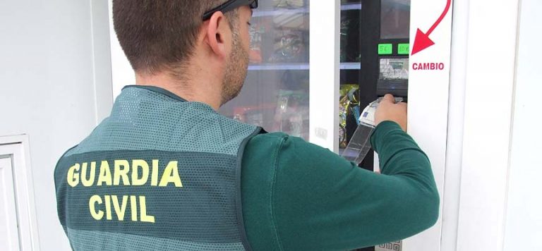 La Guardia Civil esclarece un delito de estafa y daños en una máquina expendedora de un autolavado de Cuéllar
