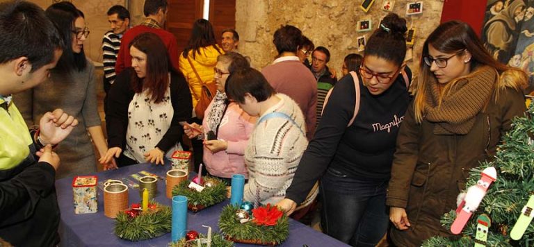 Fundación Personas acercó sus productos artesanos a los vecinos de la comarca