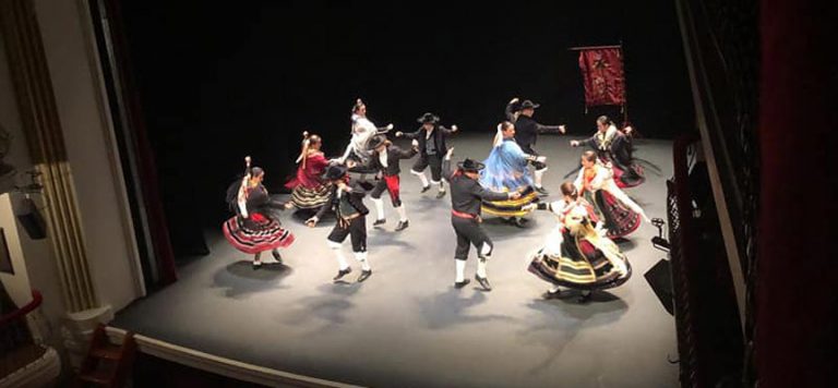 El Grupo de Danzas Villa de Cuéllar, ganador del V Certamen de Danzas Emperador Teodosio