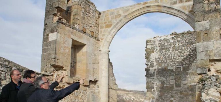La Junta consolida los arcos de la capilla del antiguo Hospital de La Magdalena en Fuentidueña