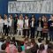 Los alumnos del colegio San Gil cantan por la paz, el amor y la música