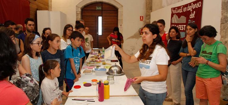 Almudena Pascual ofreció en Cegafest alternativas para reducir los resíduos de la vida cotidiana