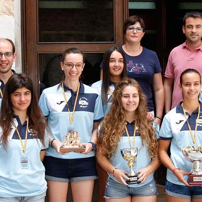 El Ayuntamiento reconoce la “brillante temporada” de las chicas del FS Autoescuela El Pinar & El Henar