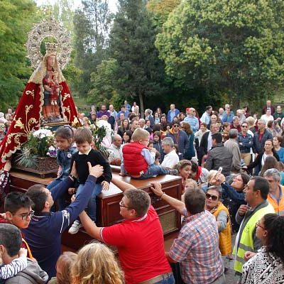 El Henar celebra la festividad de la virgen sin procesión ni puestos de venta ambulante