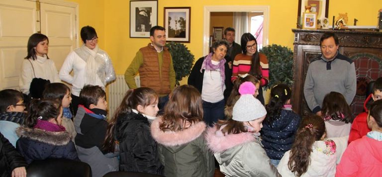 El Ayuntamiento abrió sus puertas a los alumnos del colegio La Villa