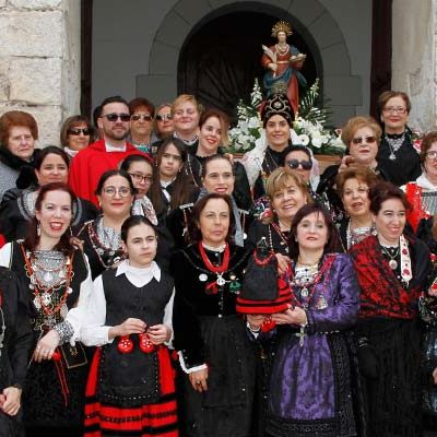 Danzas y vivas para honrar a Santa Águeda en Cuéllar