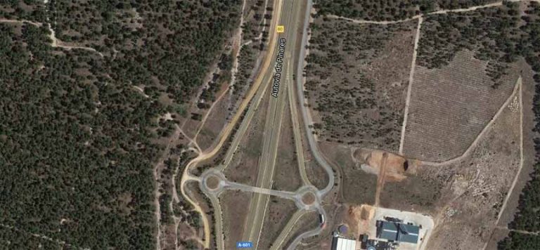 Sacyl atiende a una mujer en un accidente esta madrugada en la A-601 en  Sanchonuño