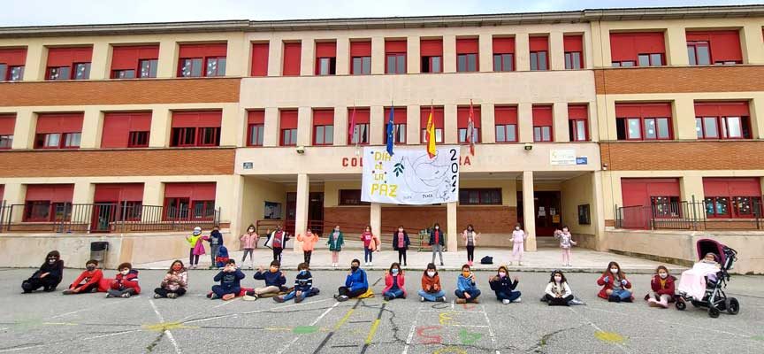 El colegio Santa Clara de Cuéllar y el IES Vega de Pirón de Carbonero adaptarán sus patios al cambio climático