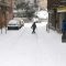 El Ayuntamiento de Cuéllar trabaja en la limpieza de calles mientras muchos vecinos disfrutan ya de la nieve