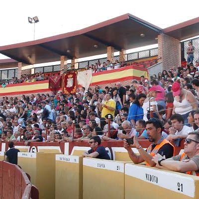Castilla y León pasa a nivel 1 y amplia los aforos al 75%